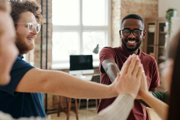 Cession d'entreprise : optimisez votre vente avec des experts